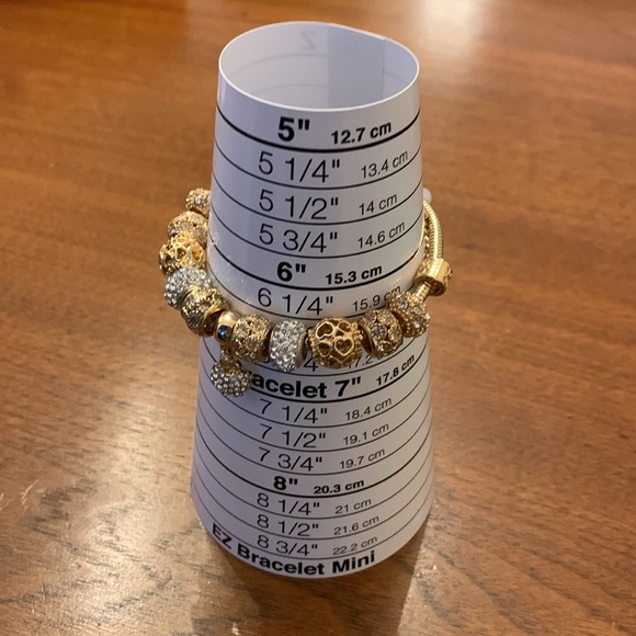 High quality Pandora type charm bracelet, gold tone with crystals. - Picture 7 of 7